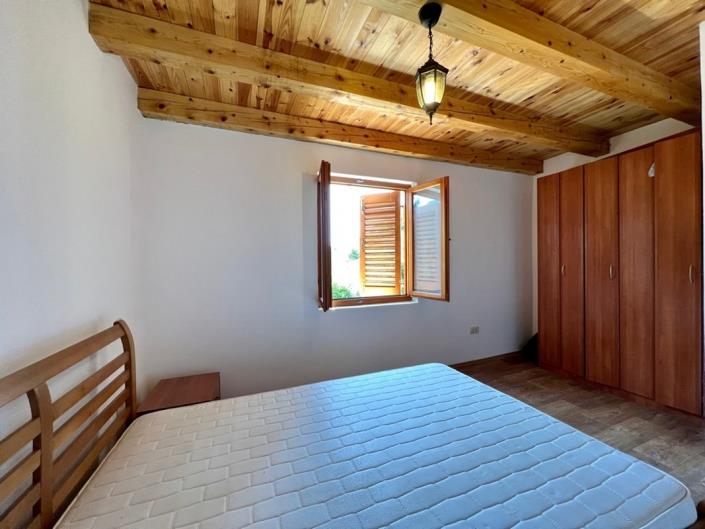 Image No.8-5 Bed House for sale