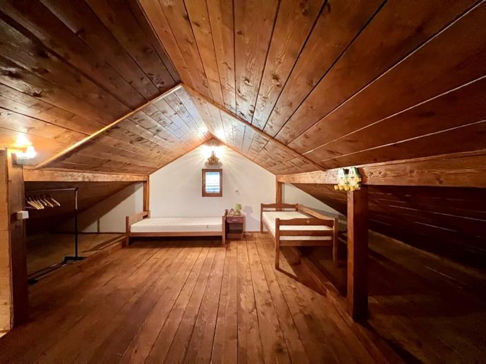 Image No.11-5 Bed House for sale