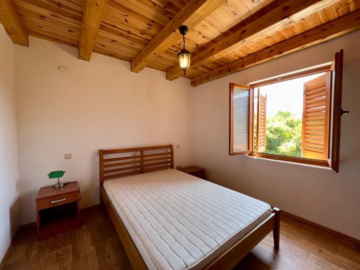 Image No.12-5 Bed House for sale