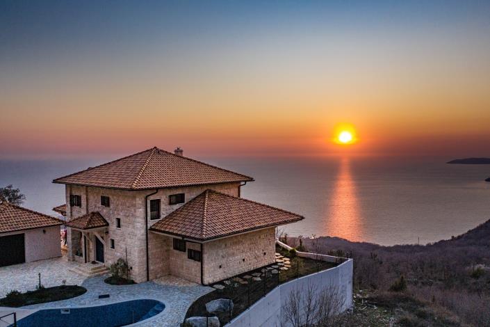Image No.1-3 Bed Villa for sale