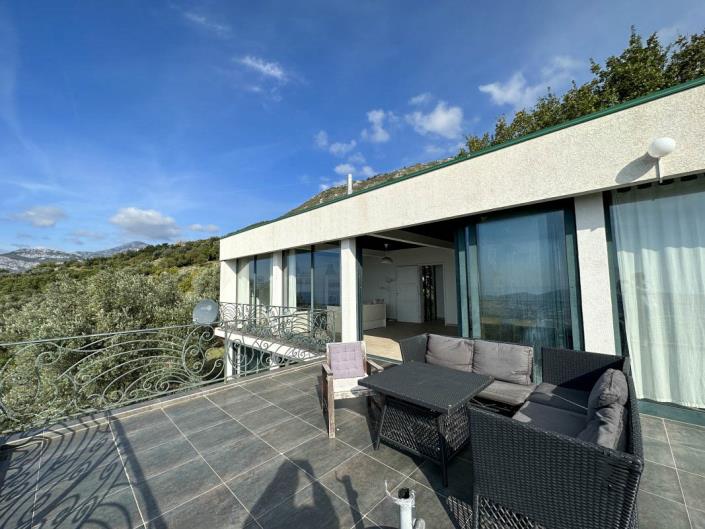 Image No.2-Villa de 4 chambres à vendre à Stari Bar