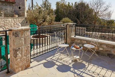 Two-bedroom-stone-house-with-a-pool--Lustica--13545--3-
