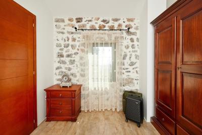 Two-bedroom-stone-house-with-a-pool--Lustica--13545--6-