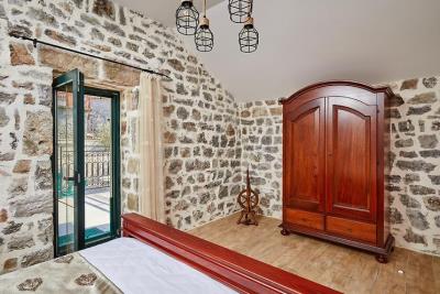Two-bedroom-stone-house-with-a-pool--Lustica--13545--10-