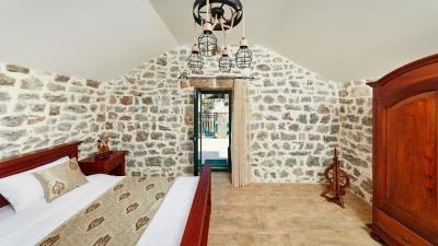 Two-bedroom-stone-house-with-a-pool--Lustica--13545--11-