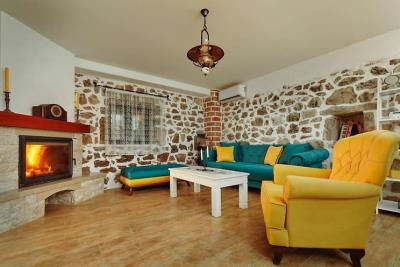 Two-bedroom-stone-house-with-a-pool--Lustica--13545--16-