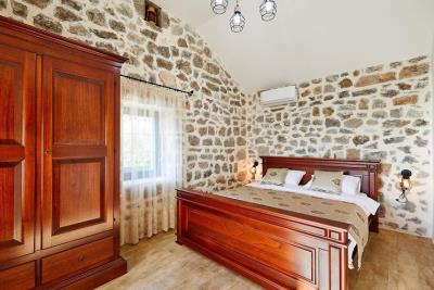 Two-bedroom-stone-house-with-a-pool--Lustica--13545--20-