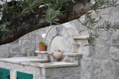 Two-bedroom-stone-house-with-a-pool--Lustica--13545--23-