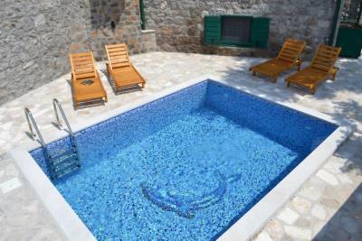 Two-bedroom-stone-house-with-a-pool--Lustica--13545--25-