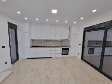 Novaja-villa-s-basejnom-v-Bare-12488--7-_1067x800