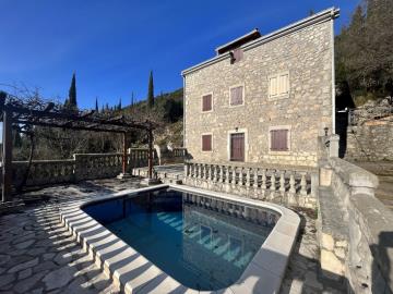 Beautiful-stone-house-with-a-pool-in-Glavaticici--Bigova--13553--13-
