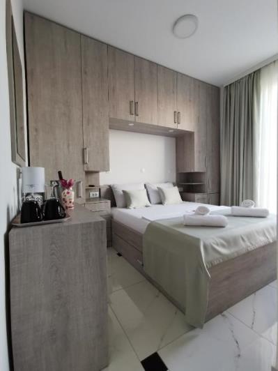 Image No.4-15 Bed Hotel for sale