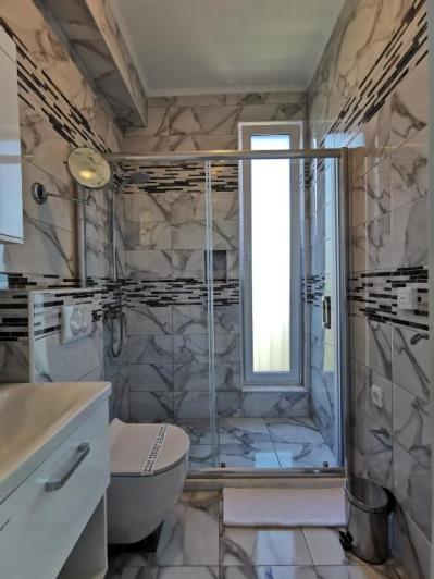 Image No.6-15 Bed Hotel for sale