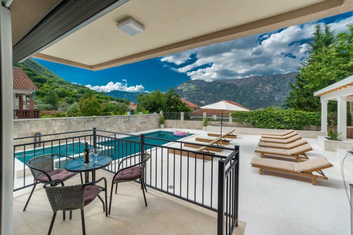 Image No.3-Villa de 6 chambres à vendre à Kotor