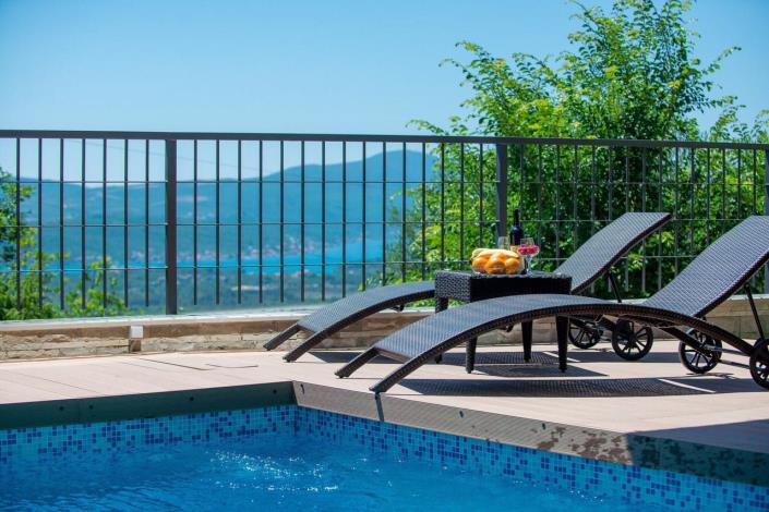 Image No.1-3 Bed Villa for sale