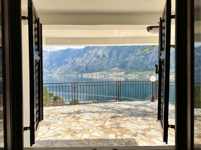 Image No.8-4 Bed House for sale