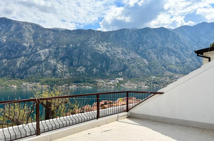 Image No.14-4 Bed House for sale