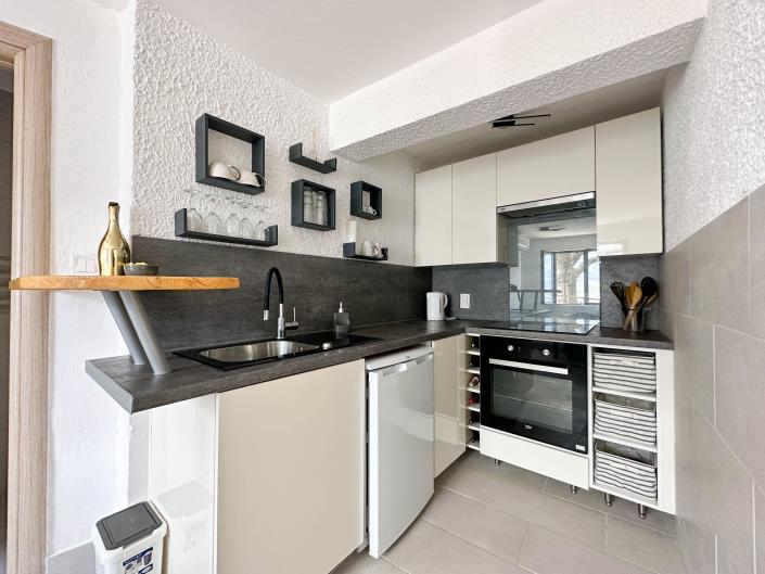 Image No.17-4 Bed House for sale