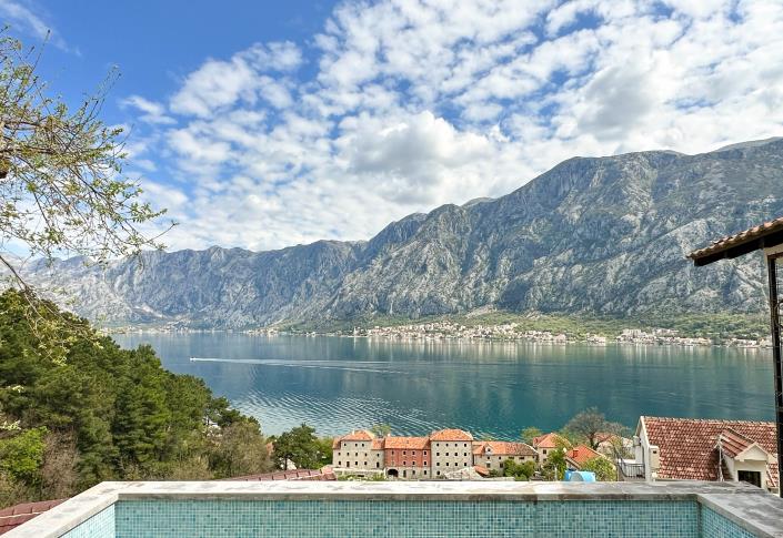 Image No.22-4 Bed House for sale