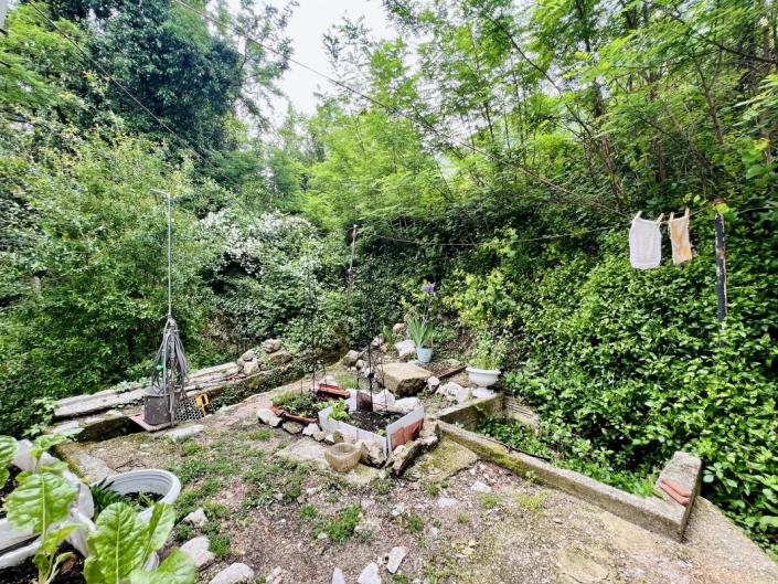 Image No.8-2 Bed House for sale