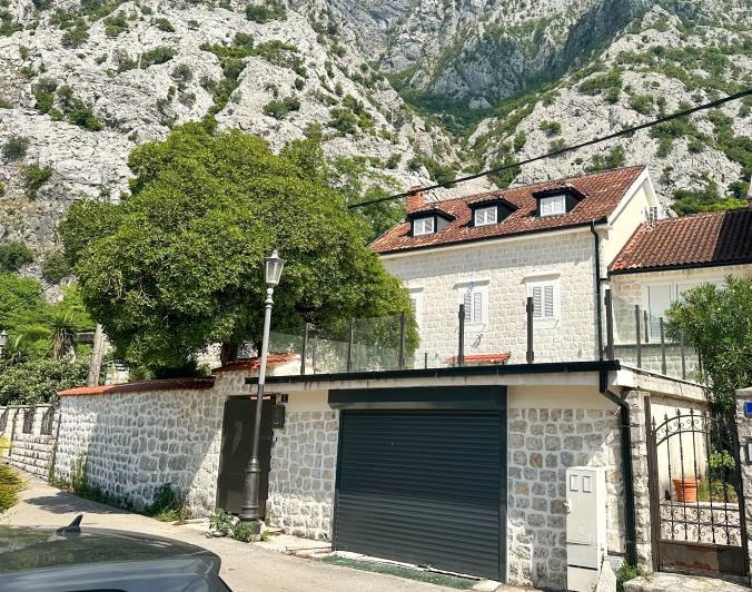 Image No.10-4 Bed Villa for sale