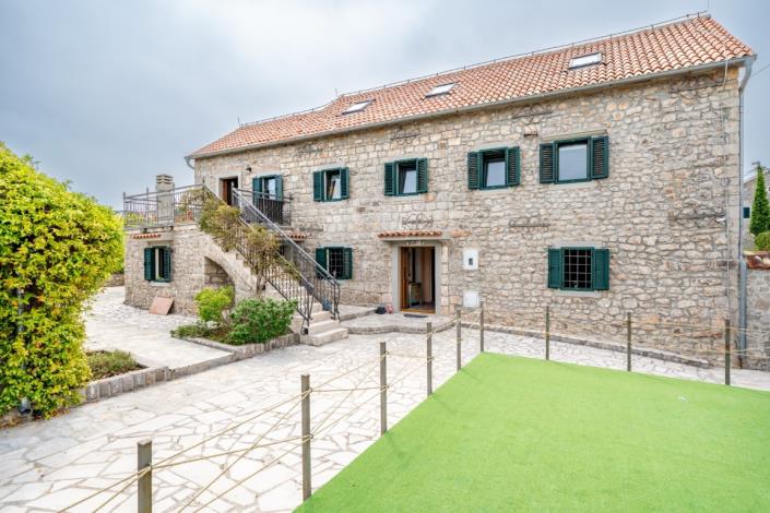 Image No.1-Villa for sale