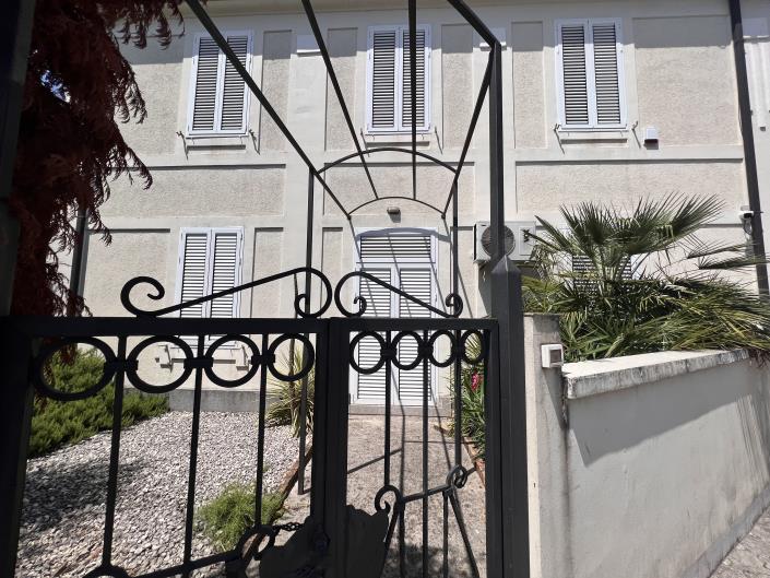 Image No.2-Villa de 4 chambres à vendre à Tivat