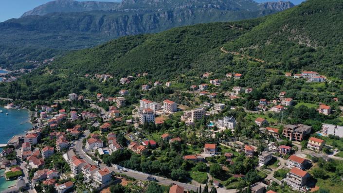 Image No.2-Terrain à vendre à Kumbor