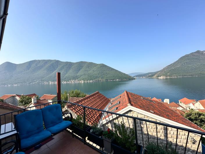 Image No.2-Appartement de 2 chambres à vendre à Perast