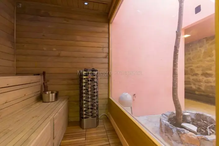 Image No.14-3 Bed House for sale