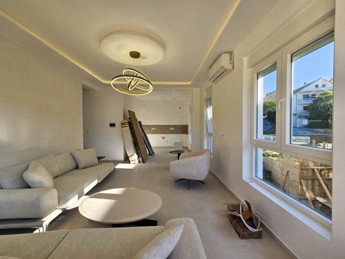 Image No.4-Appartement de 2 chambres à vendre à Kumbor