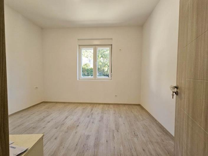 Image No.10-Appartement de 2 chambres à vendre à Kumbor