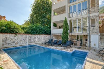 Villa de 6 chambres à vendre à Prcanj