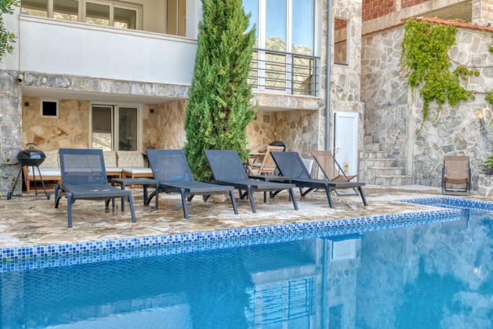 Image No.2-Villa de 6 chambres à vendre à Prcanj