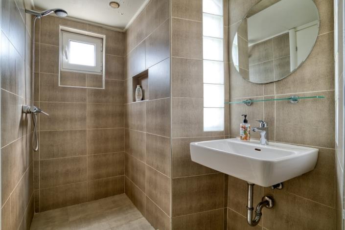 Image No.19-Villa de 6 chambres à vendre à Prcanj