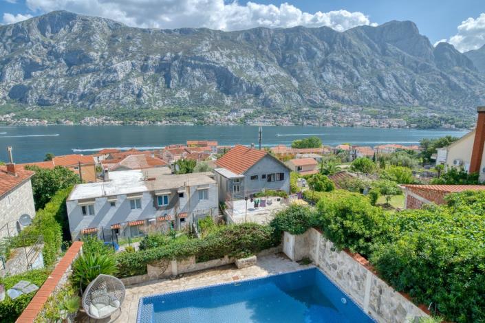 Image No.15-Villa de 6 chambres à vendre à Prcanj