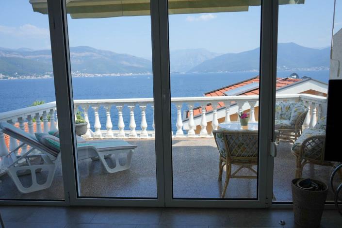 Image No.2-Maison de 4 chambres à vendre à Tivat