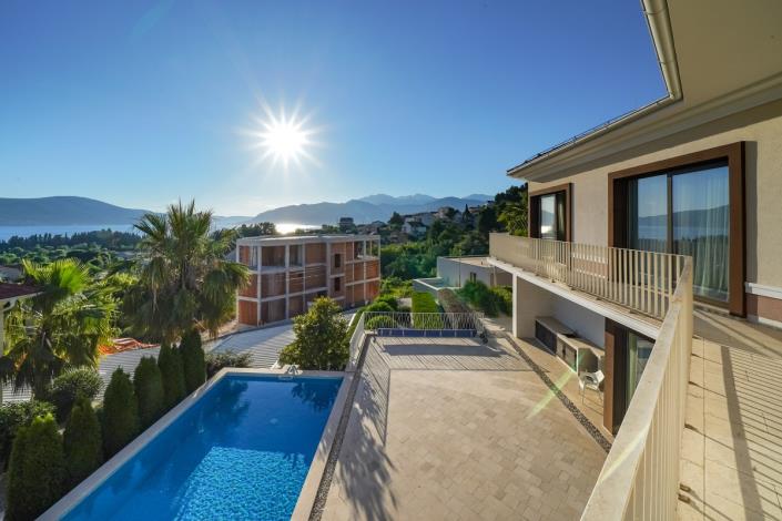 Image No.5-Villa de 4 chambres à vendre à Tivat