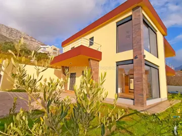 1 - Bar, House