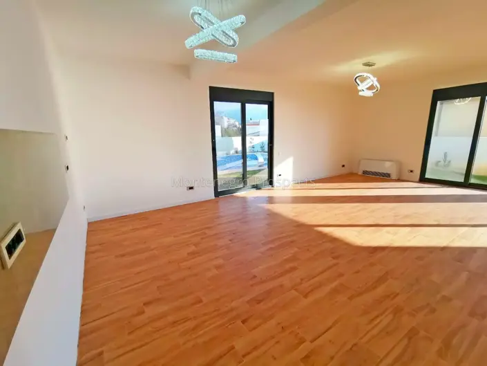 Image No.10-4 Bed House for sale