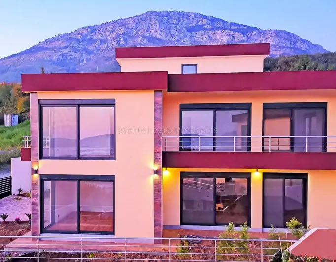 Image No.5-4 Bed House for sale