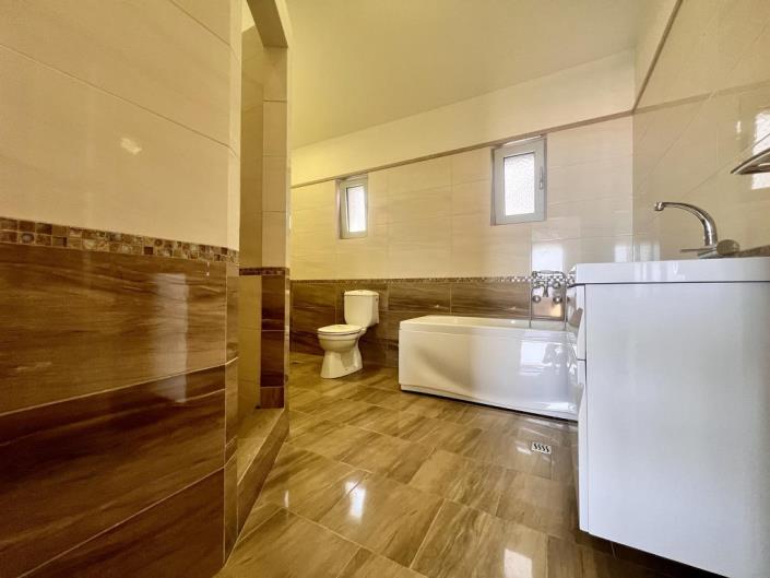 Image No.2-Maison de 2 chambres à vendre à Tivat