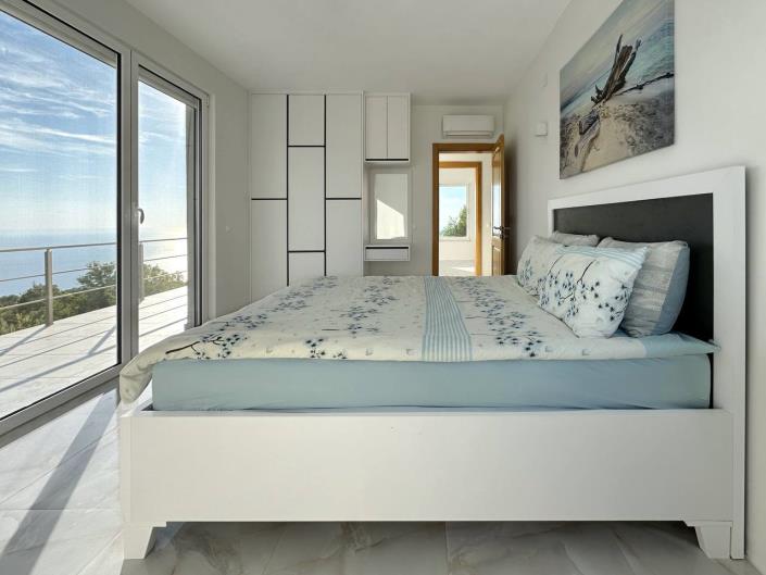 Image No.6-3 Bed House for sale