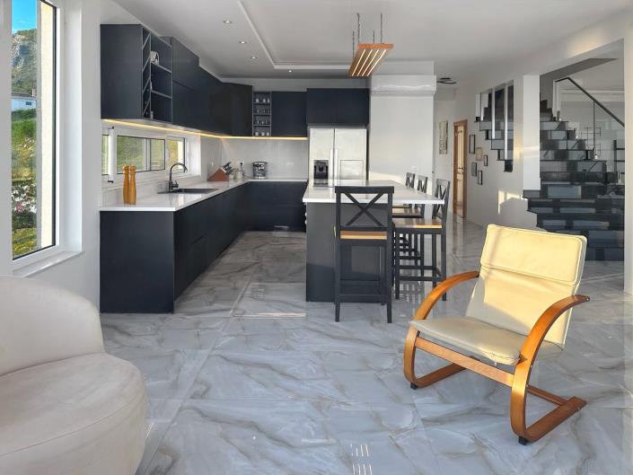 Image No.28-3 Bed House for sale