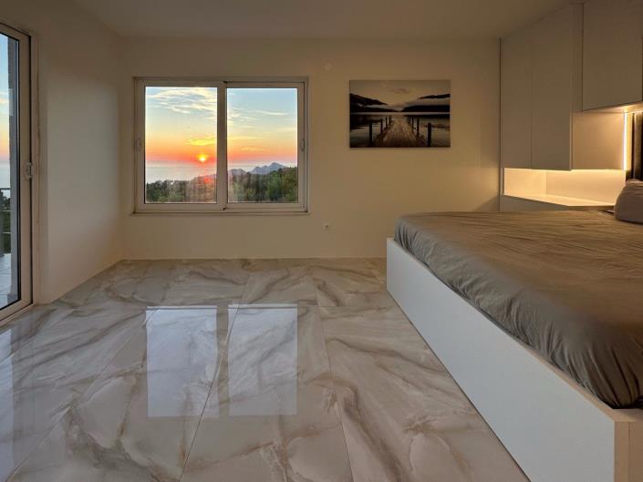 Image No.41-3 Bed House for sale