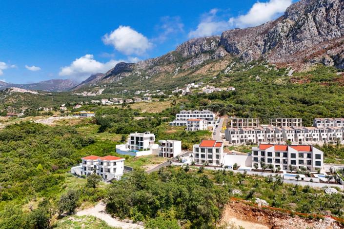 Image No.11-4 Bed House for sale