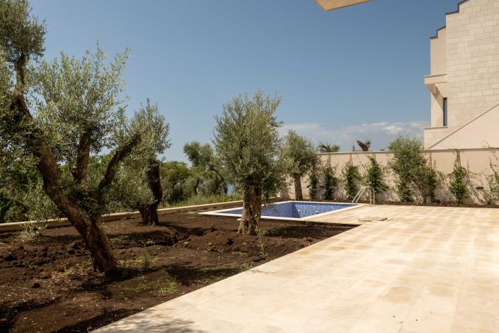 Image No.10-4 Bed House for sale