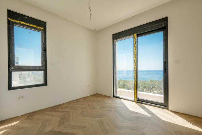 Image No.14-4 Bed Hotel for sale