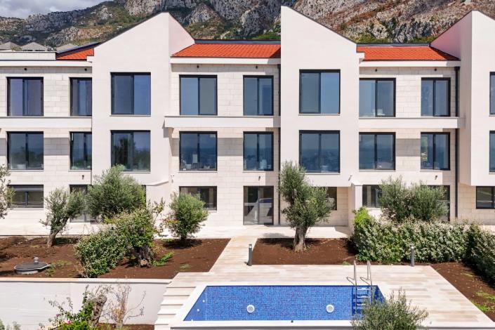 Image No.13-4 Bed Hotel for sale