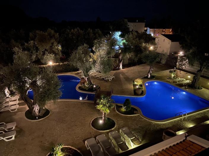 Image No.4-14 Bed Hotel for sale